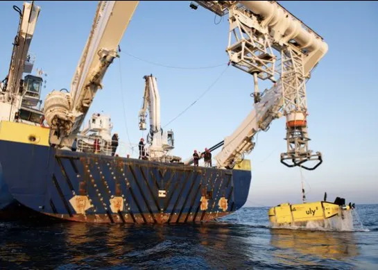 Mise à l'eau d'Ulyx, robot sous-marin d'Ifremer
